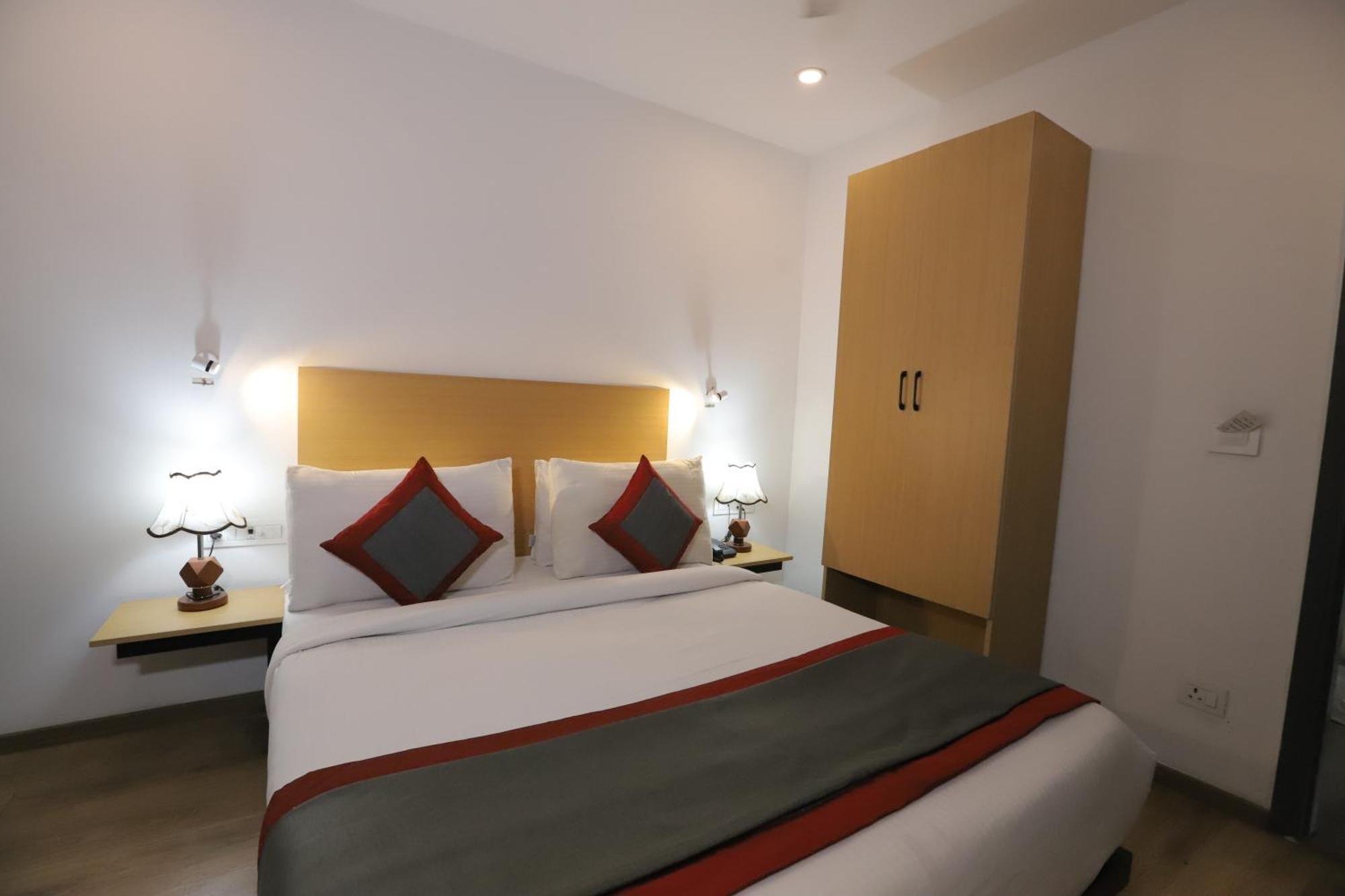 Qotel Hotel Ip Residency East Delhi Preet Vihar Neu-Delhi Exterior foto