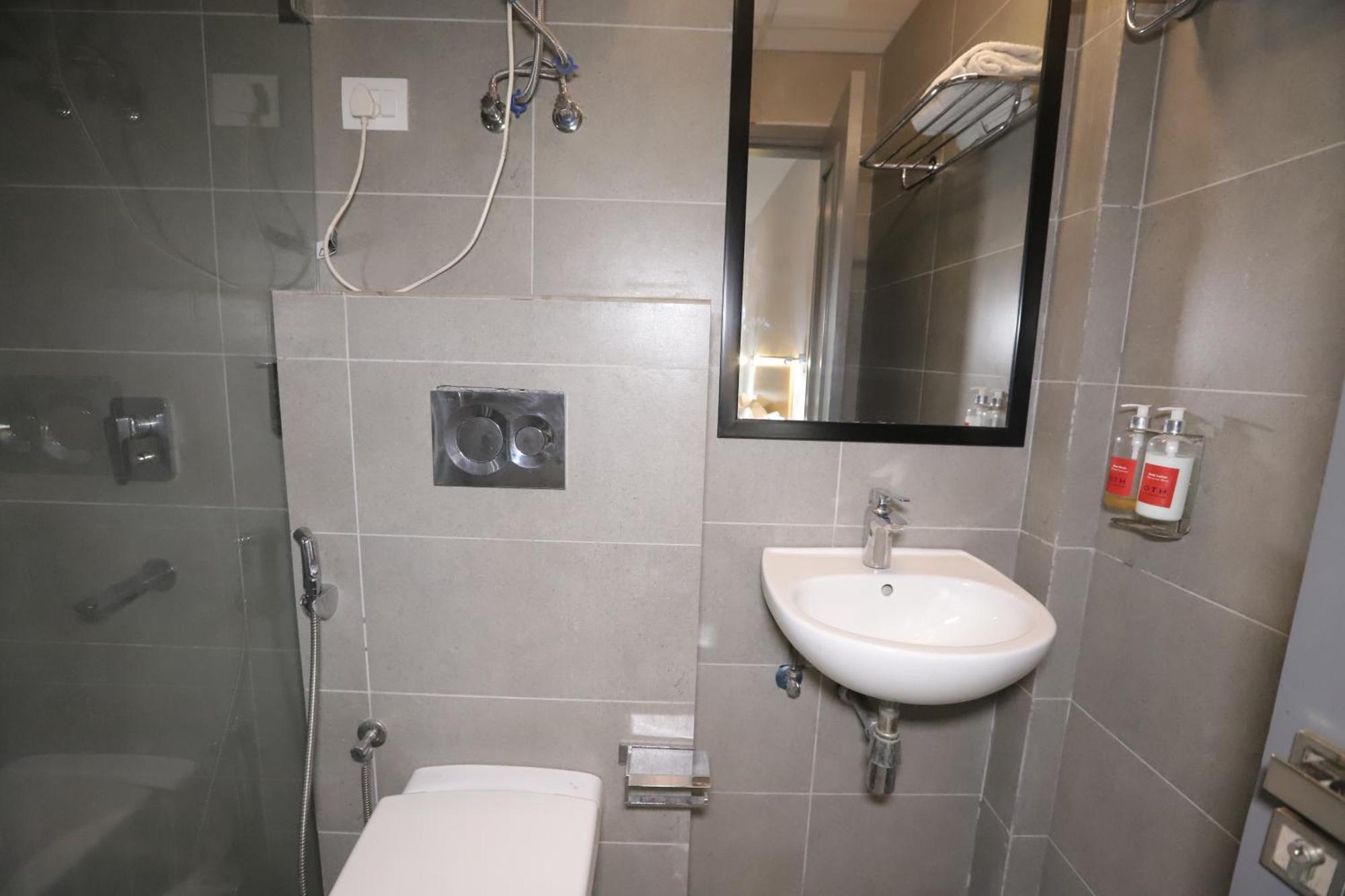 Qotel Hotel Ip Residency East Delhi Preet Vihar Neu-Delhi Exterior foto