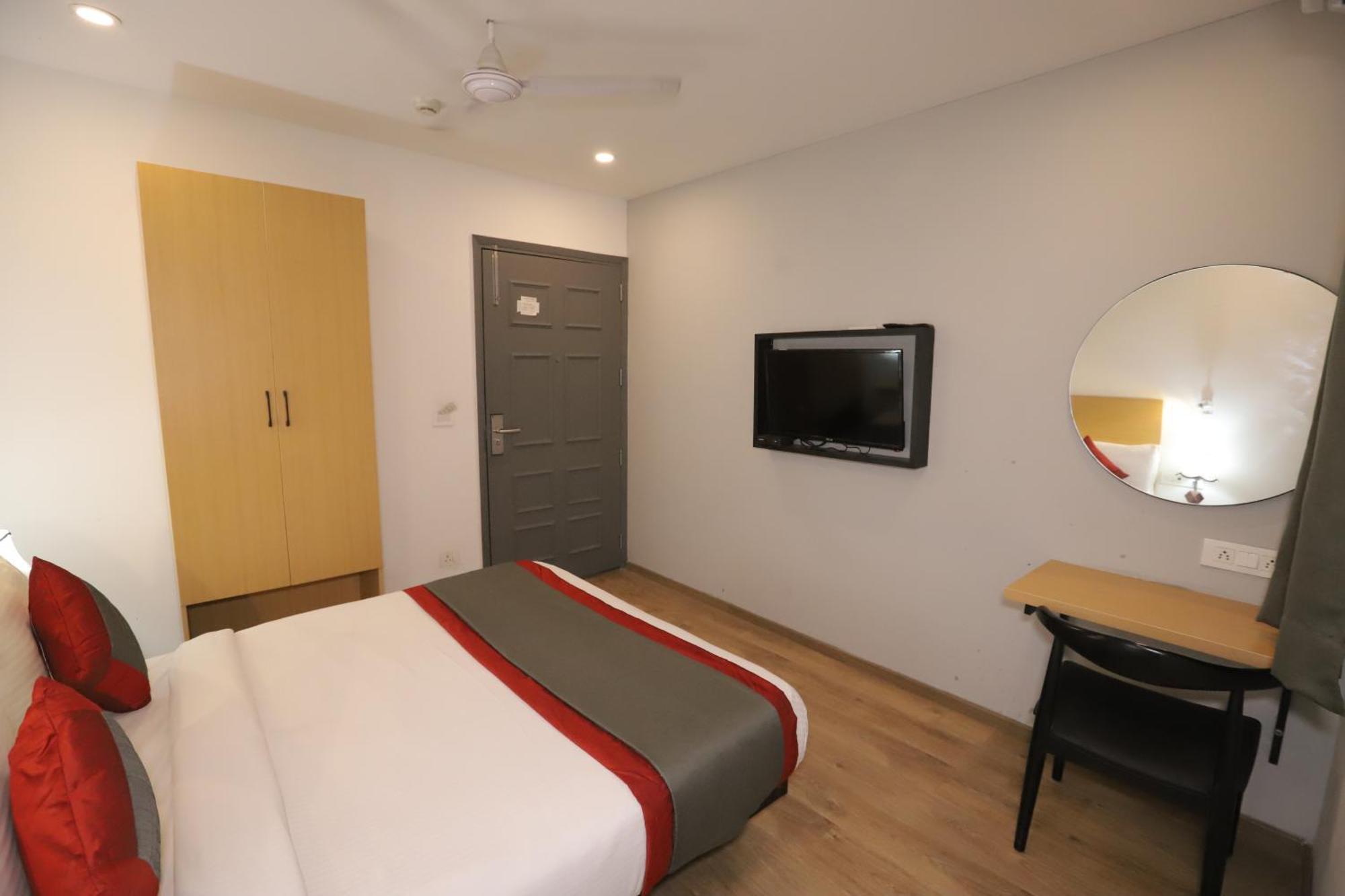 Qotel Hotel Ip Residency East Delhi Preet Vihar Neu-Delhi Exterior foto